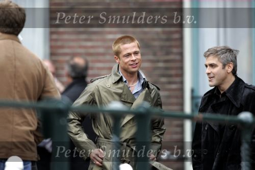 Amsterdam 5 mei 2004
Brad Pitt en George Clooney bij opnames ocean 12.