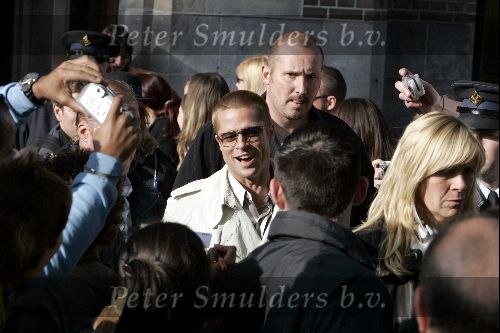 Haarlem 14 mei 2004
Brad Pitt bij  vertrek na opnames op het station van Haarlem