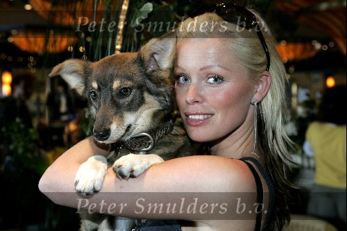 Volendam 19 mei 2004
Bridget Maasland met haar hond