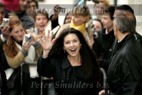 Amsterdam 9 mei 2004
Catharina Zeta Jones arriveert bij het Amstel Hotel.