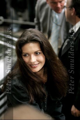 Amsterdam9  mei 2004
Catharina Zeta Jones  aankomst bij het Amstel hotel.