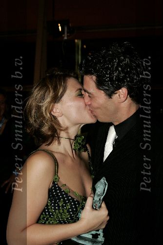 Rotterdam  10 mei 2004
Uitreiking Musical Awards in nieuw Luxor.
Celine Purcell kussend  met vriend