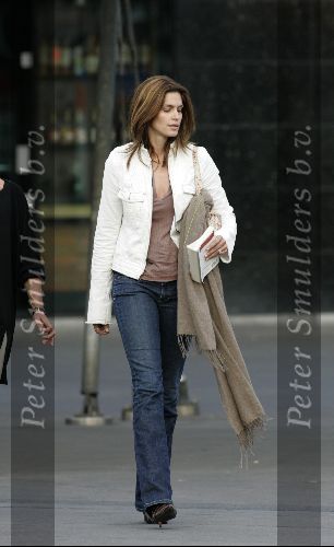 Schiphol 29 mei 2004
Cindy Crawford bij aankomst op  schiphol.
Peter Smulders bv