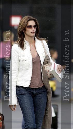 Schiphol 29 mei 2004
Cindy Crawford bij aankomst op  schiphol.
