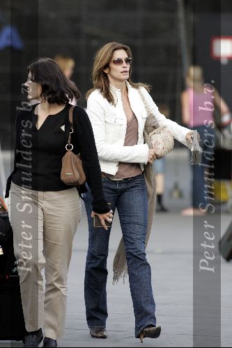 Schiphol 29 mei 2004
Cindy Crawford bij aankomst op  schiphol.