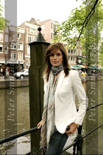 Amsterdam 30 mei 2004
Cindy Crawford in Amsterdam op red light district