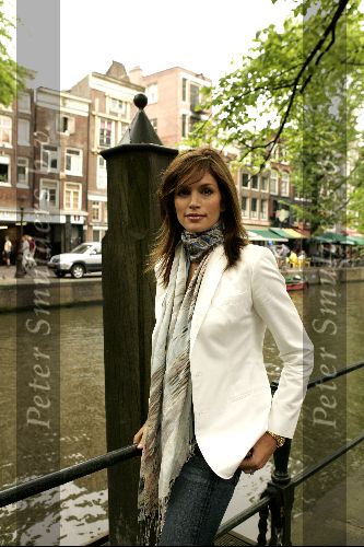 Amsterdam 30 mei 2004
Cindy Crawford in Amsterdam op red light district