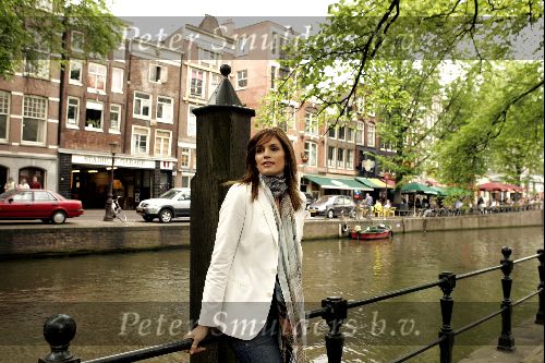 Amsterdam 30 mei 2004
Cindy Crawford in Amsterdam op red light district