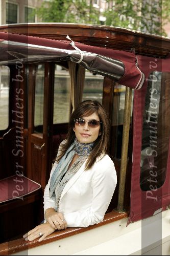 Amsterdam 30 mei 2004
Cindy Crawford in Amsterdam op een boot.