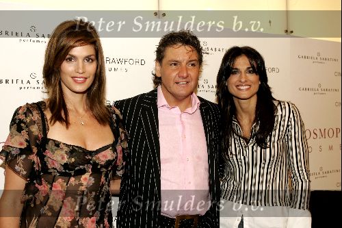 Amsterdam 31 mei 2004
Cindy Crawford bij presentatie nieuwe parfum in Amsterdam Arena.  Cindy Crawford Gabriela Sabatini en Rene Froger