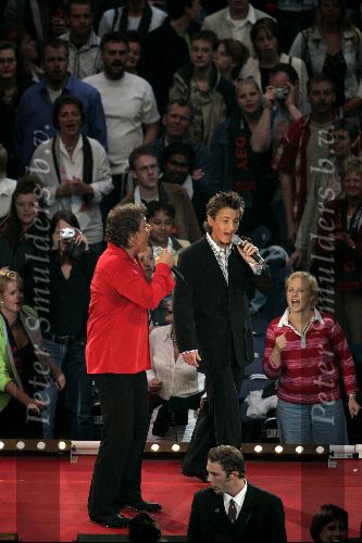 Amsterdam 26 mei 2004
Rene Froger in de Arena. Rene met zijn zoon Danny Froger