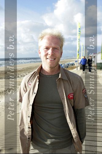 Bloemendaal 12 mei 2004
Feestje van Leco  Zadelhoff in strandtent vroeger.
Danny Rook