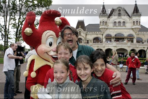 Kaatsheuvel 16 mei 2004
Emile Ratelband met asielzoekers