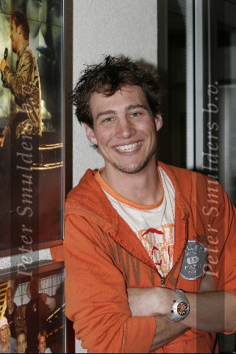 Aalsmeer 12 mei 2004
Eerste opnamedag voor Eric Bouwman (idols) bij onderweg naar morgen.
Eric Idols