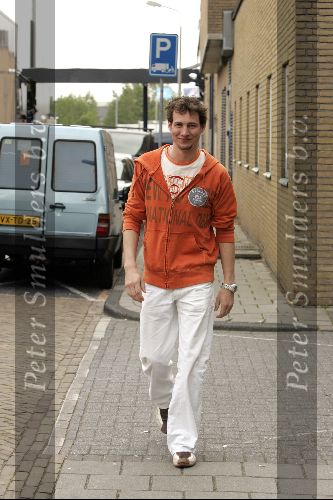 Aalsmeer 12 mei 2004
Eerste opnamedag voor Eric Bouwman (idols) bij onderweg naar morgen.
Eric Idols