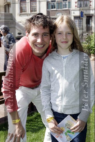 Kaatsheuvel 16 mei 2004
Eric Bouwman (idols ) met dochter Peter Faber
Eric Idols