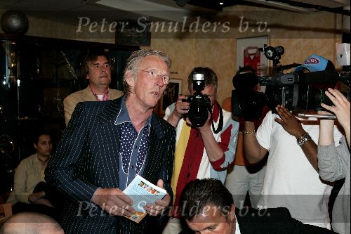 Amsterdam 17 mei 2004
Presentatie boek Rafael v d Vaart 
Freek de Jonge