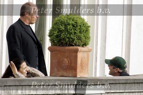 Amsterdam 3 mei 2004
Matt Damon met vriendin Luciana en George Clooney op terras bij het Amstel Hotel.