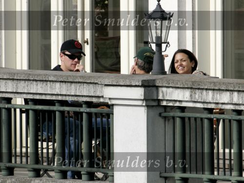 Amsterdam 3 mei 2004
Matt Damon met vriendin Luciana en George Clooney op terras bij het Amstel Hotel.