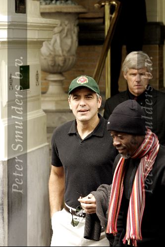 Amsterdam10 mei 2004
George Clooney en Matt Damon gaan  golfen op de Noorwijkse Golfclub. Vertrek bij het Amstel hotel