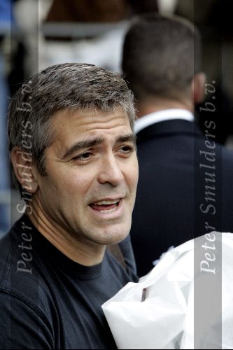 Amsterdam 21 mei 2004
George Clooney  vertrekt bij het Amstel Hotel