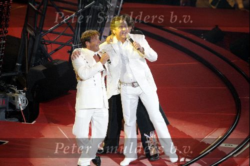 Amsterdam 26 mei 2004
Rene Froger in de Arena.  Gordon en Gerard Joling