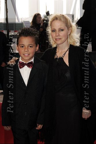 Rotterdam  10 mei 2004
Uitreiking Musical Awards in nieuw Luxor.
Giovanni Kemper met moeder