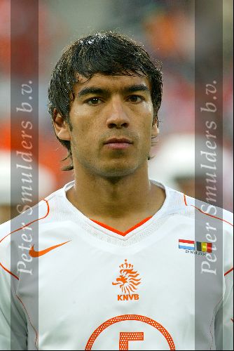 Eindhoven 29 Mei 2004
Nederland-Belgie, eindstand 0-1
Vriendschappelijke wedstrijd op weg naar Europees Kampioenschap 2004 in portugal
Giovanni v Bronckhorst