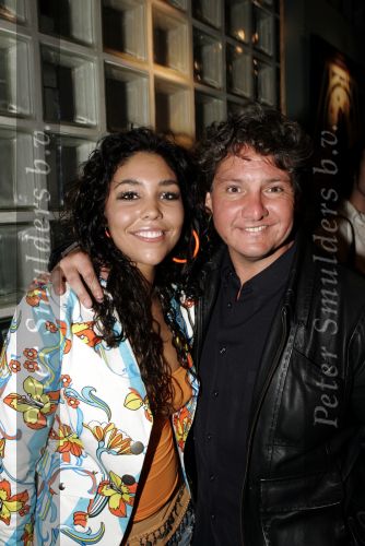 Hilversum 1 mei 2004
Finale Idols  in studio 22.
Rene Froger met Hind Idols