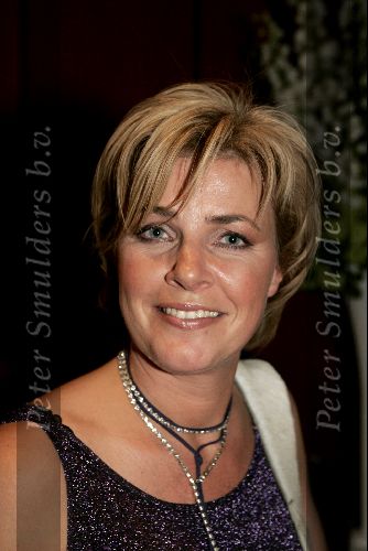 Rotterdam  10 mei 2004
Uitreiking Musical Awards in nieuw Luxor.
Irene Moors met gsm