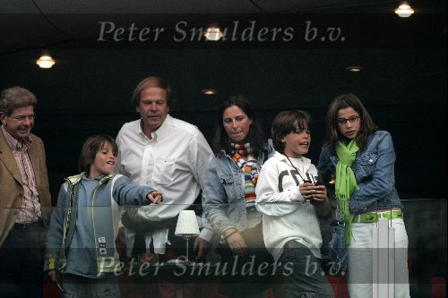 Amsterdam 26 mei 2004
Concert Rene Froger in de Arena.   
Ivo Niehe met vrouw en 3 kinderen