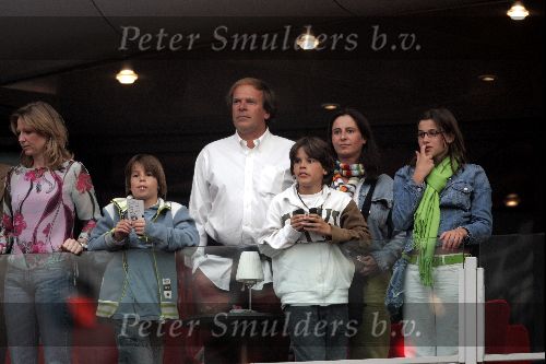 Amsterdam 26 mei 2004
Concert Rene Froger in de Arena.   
Ivo Niehe met vrouw en 3 kinderen