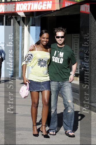 Amsterdam 19 mei 2004
Opening Dolce  Gabana winkel in Amsterdam   
Jasmine Sendar met vriend