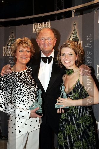 Rotterdam  10 mei 2004
Uitreiking Musical Awards in nieuw Luxor.
Simone Kleinsma en Joop v d Ende en Celine Purcell