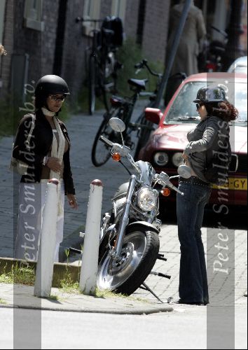 Amsterdam 29 mei 2004
Katja Schuurman op nieuwe Harley Davidson moter.