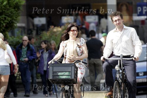 Amsterdam 29 mei 2004
Kim v Kooten met Baby en man op fiets