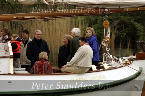 Muiden 2 mei 2004
Koningin Beatrix voor het eerst dit jaar weer varen met de Groene Draeck.