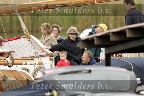 Muiden 9 mei 2004
Koningin Beatrix op Groene Draeck.