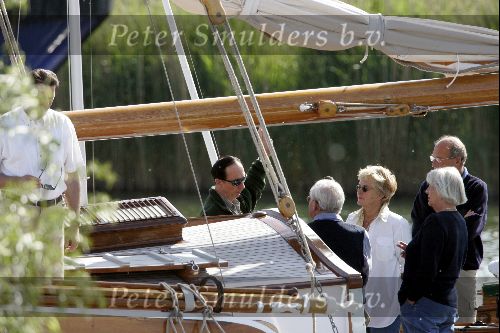Muiden 29 mei 2004
Koningin Beatrix varen met Groene Draeck.