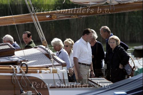 Muiden 29 mei 2004
Koningin Beatrix varen met Groene Draeck.