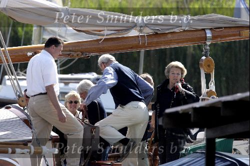 Muiden 29 mei 2004
Koningin Beatrix varen met Groene Draeck.