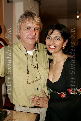 Hollandsche Rading 30 mei 2004
Opening expositie  Dominique Grant en Astrid Engels.
Laura Fygi met man