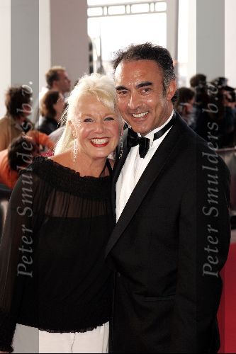 Rotterdam  10 mei 2004
Uitreiking Musical Awards in nieuw Luxor.
Loeki Knol met vriend