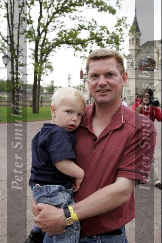 Kaatsheuvel 16 mei 2004
Man Mariska v Kolck met zoon