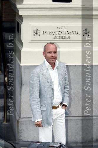 Amsterdam 11 mei 2004
Mart Visser bij het Amstel Hotel.
