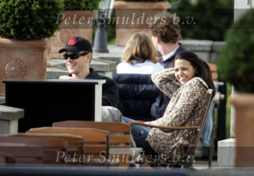 Amsterdam 3 mei 2004
Matt Damon met vriendin Luciana en George Clooney op terras bij het Amstel Hotel.