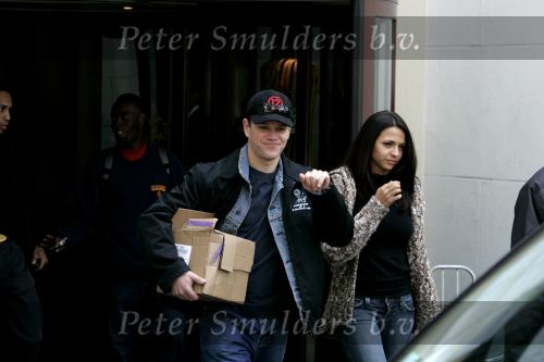 Amsterdam 05 mei 2004
Matt Damon met vriendin bij opnames ocean 12