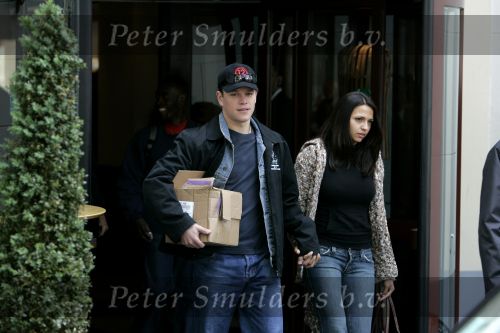 Amsterdam 05 mei 2004
Matt Damon met vriendin bij opnames ocean 12