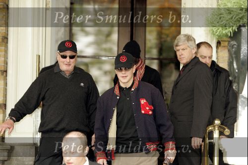 Amsterdam10 mei 2004
George Clooney en Matt Damon gaan  golfen op de Noorwijkse Golfclub. Vertrek bij het Amstel hotel