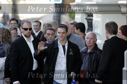 Amsterdam15 mei 2004
Matt Damon met beveiliging  bij het amstel hotel.